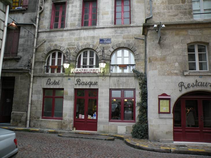  Hotel Basque, rue du Quai Bourgeois